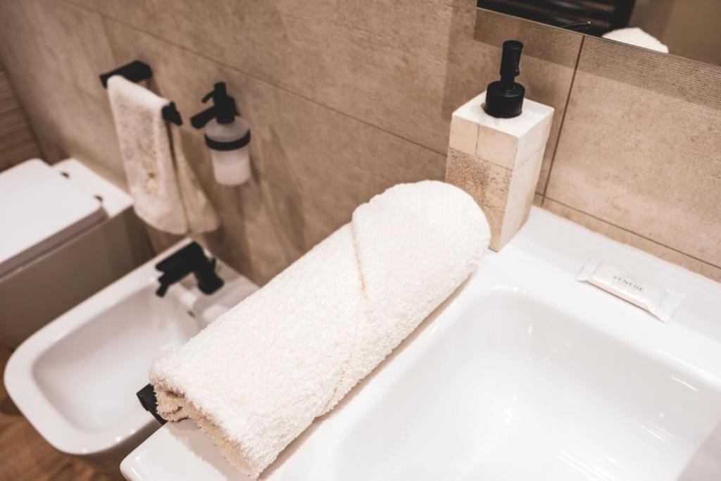 Suite Yenne 2 Cagliari Kültér fotó